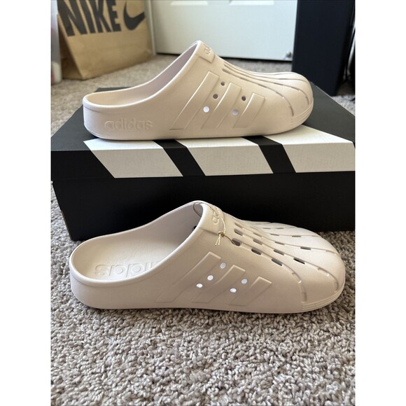 NWT Adidas Adilette Clogs JI2242 Unisex Slippers Sport Casual Gym Slide Size 10 main image 6
